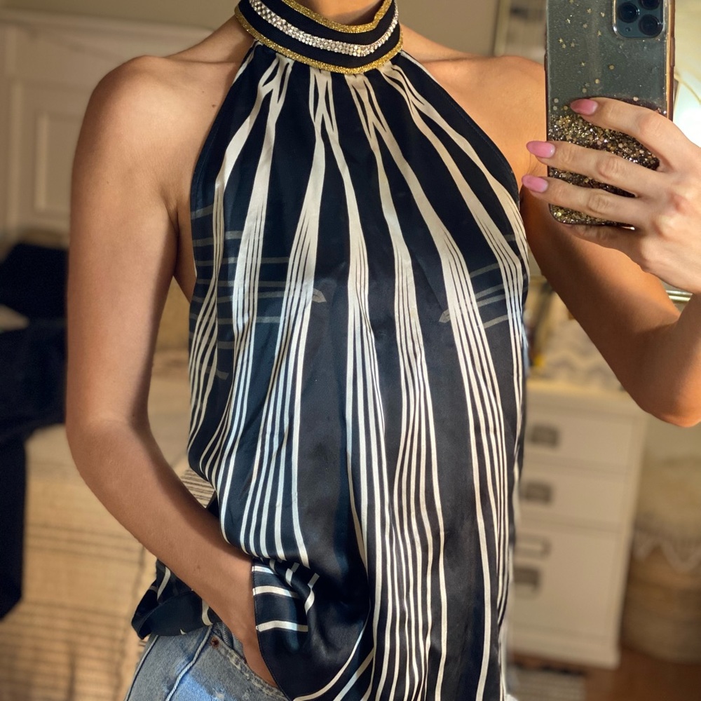 Silky top. Dressy open Back top. Black and white. Small. Gizia